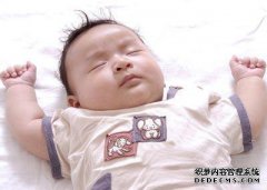 只有104天的宝宝整夜睡不着呼吸！感冒时不要盲