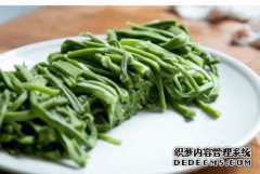 我们吃这三种野菜，增加皮肤的弹性，美丽和美