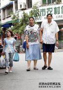 我娶了一个42岁的“巨人”，身高2米，结婚后多