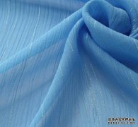 我可以在洗衣机里洗纱布吗？雪纺衣服起皱。你