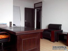 如何设置小型办公桌如何装饰小型办公室