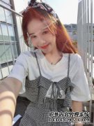 如何给这件衣服穿红色运动衫以及出汗，出汗，