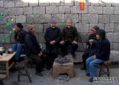 一条乡村谚语说：“一口坟墓埋在井里，你必须