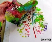 将宝宝带回实验者：玩树叶的颜色：ki momkop的照