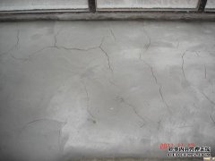 如果墙壁和阳台分开，该怎么办？有危险吗？